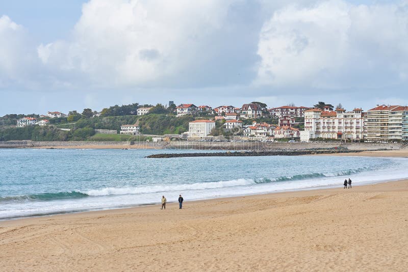 Spiaggia sulla costa francese di Saint-Jean-De Luz immagini stock libere da diritti Spiaggia sulla costa francese di Saint-Jean-De Luz immagini stock libere da diritti