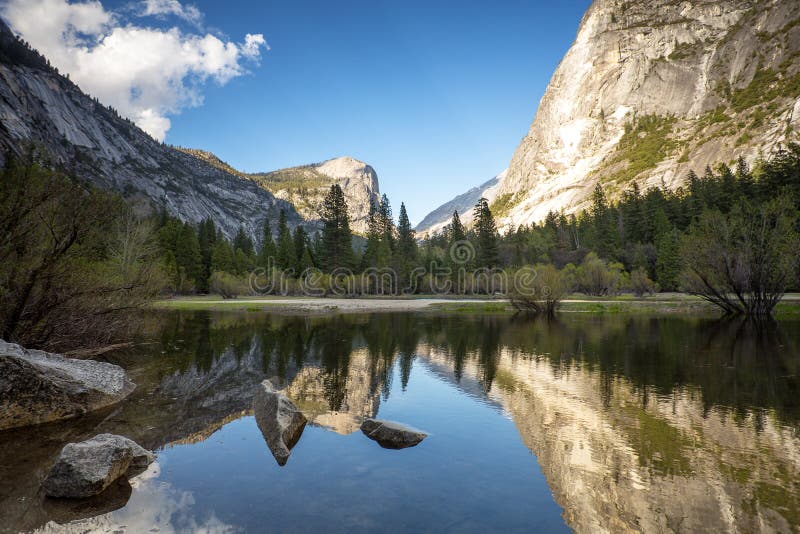 Spiegelmeer Yosemite stock foto Spiegelmeer Yosemite stock foto