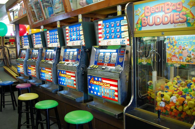 teenager zocken spielautomaten ab retro spielautomaten mit drei scheiben