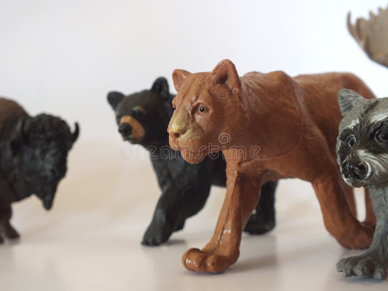 Spielzeugtiere der Kinder zu Hause lizenzfreies stockbild Spielzeugtiere der Kinder zu Hause lizenzfreies stockbild