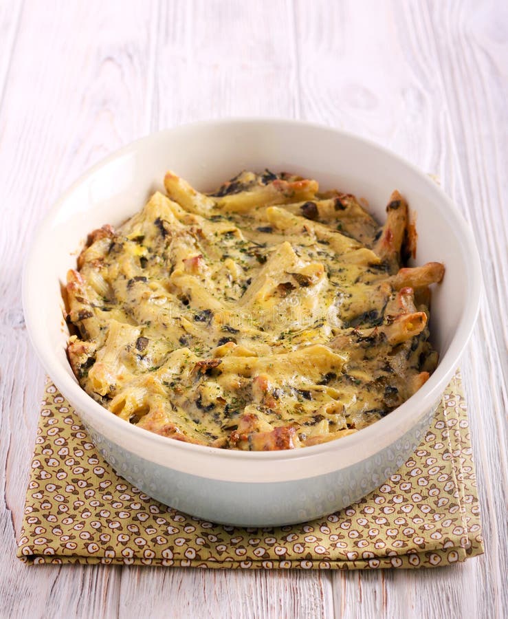 Spinach and Cheese Pasta Bake Stock Image Image of penne, pasta