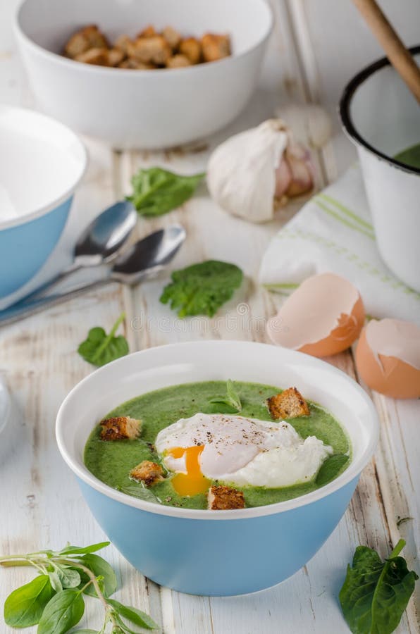 Egg Trio Soup With Spinach : Italian Spinach and Egg Soup ...
