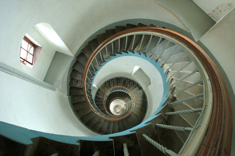 Retorcido escalera en faro  dinamarca.