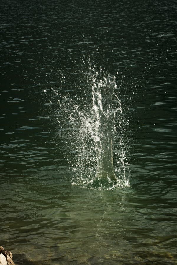 Charco de Agua miles de gotas.