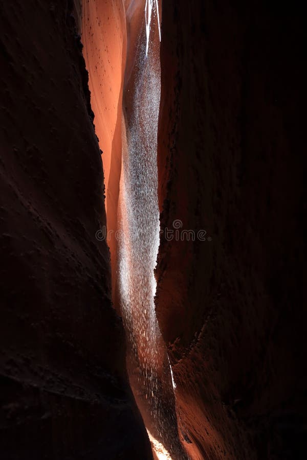 Spooky Slot Canyon, Hole in Rock Road, Grand Staircase Escalante National Monument, Garfield County, Utah foto de archivo libre de regalías Spooky Slot Canyon, Hole in Rock Road, Grand Staircase Escalante National Monument, Garfield County, Utah foto de archivo libre de regalías