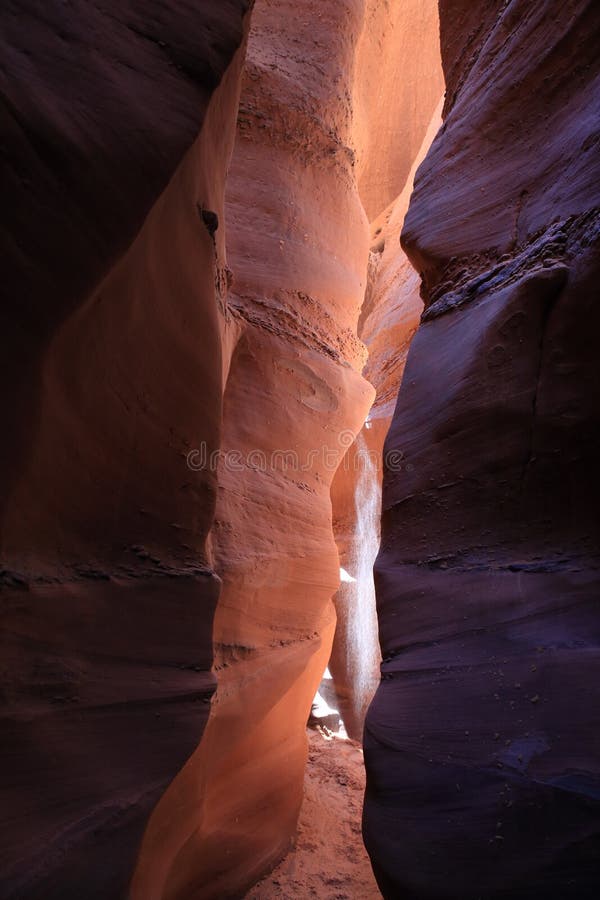 Spooky Slot Canyon, Hole in Rock Road, Grand Staircase Escalante National Monument, Garfield County, Utah imagenes de archivo Spooky Slot Canyon, Hole in Rock Road, Grand Staircase Escalante National Monument, Garfield County, Utah imagenes de archivo