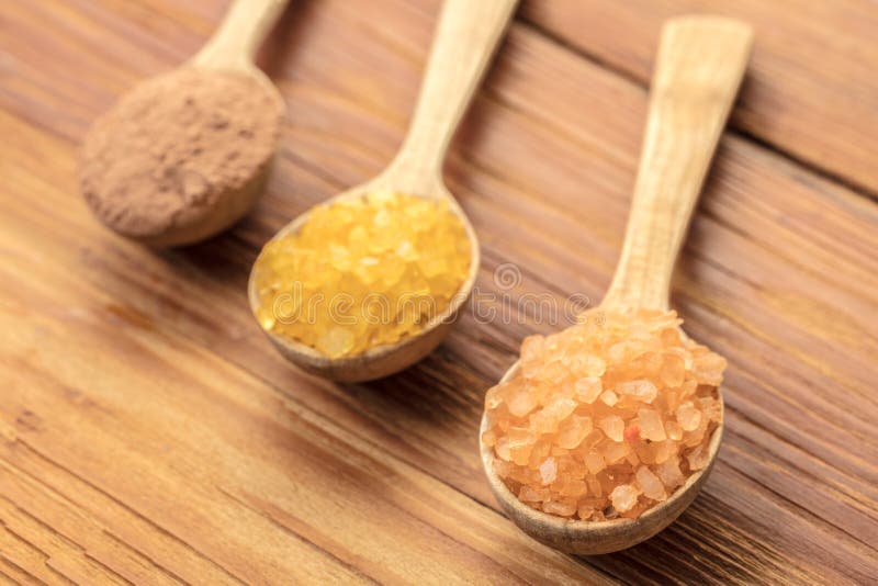 Spoons with phyto salt and clay