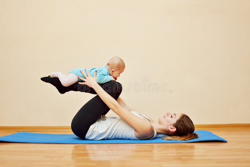 Sport Avec Le Bebe Image Stock Image Du Etage Cheri