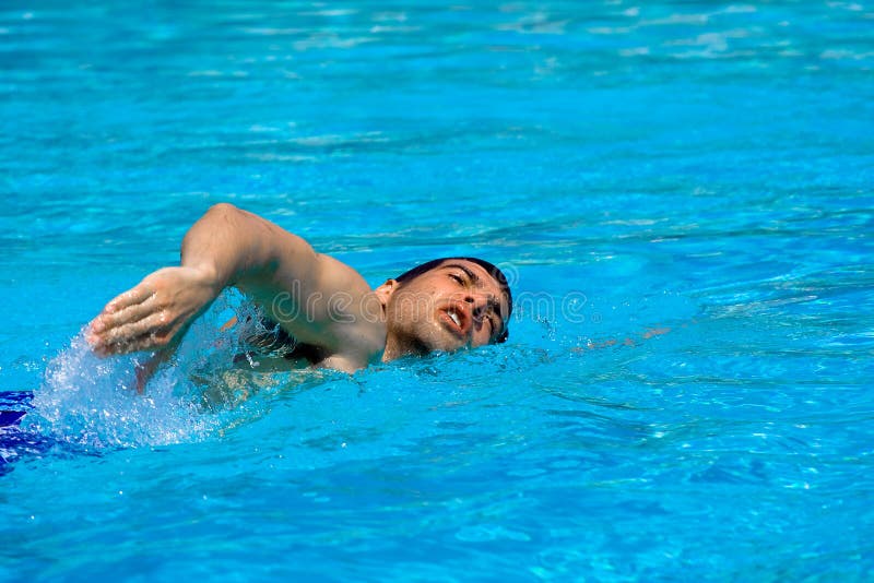 Sports d'eau - natation dans le regroupement photographie stock Sports d'eau - natation dans le regroupement photographie stock