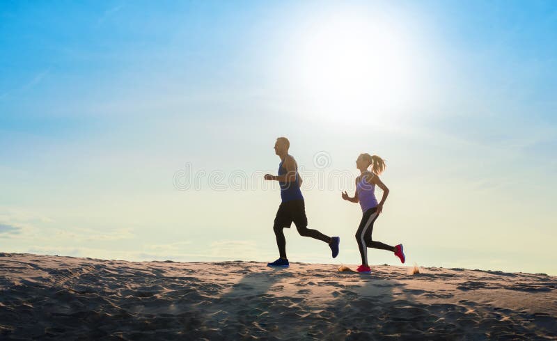 Spring f?r konditionsportpar som utanf?r joggar