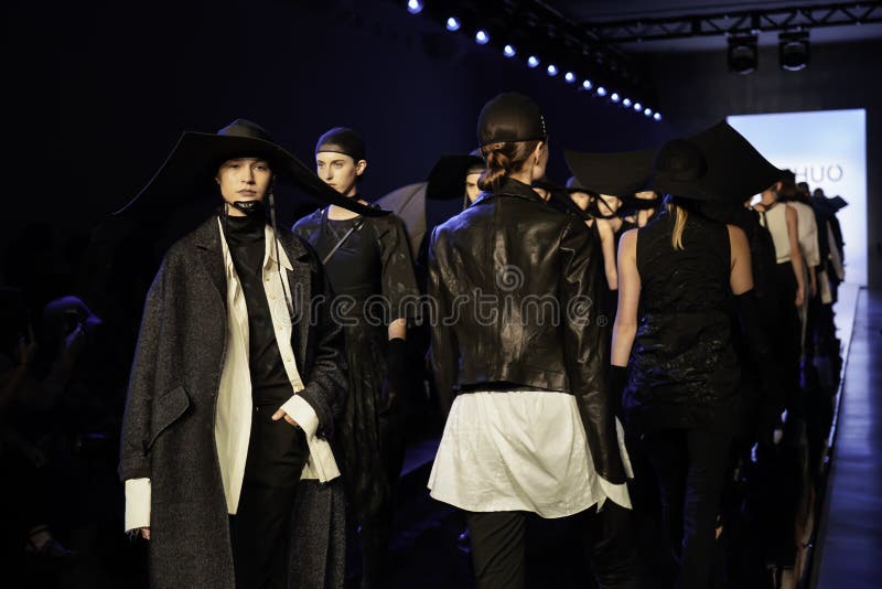 RiZHUO Tmall China Cool SS20 Runway Show by Designer Lujian Zhang ...