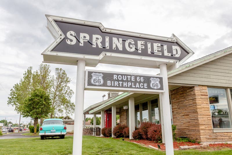 Springfield Missouri, USA- May 18, 2014. Springfield road arrow stock photos Springfield Missouri, USA- May 18, 2014. Springfield road arrow stock photos