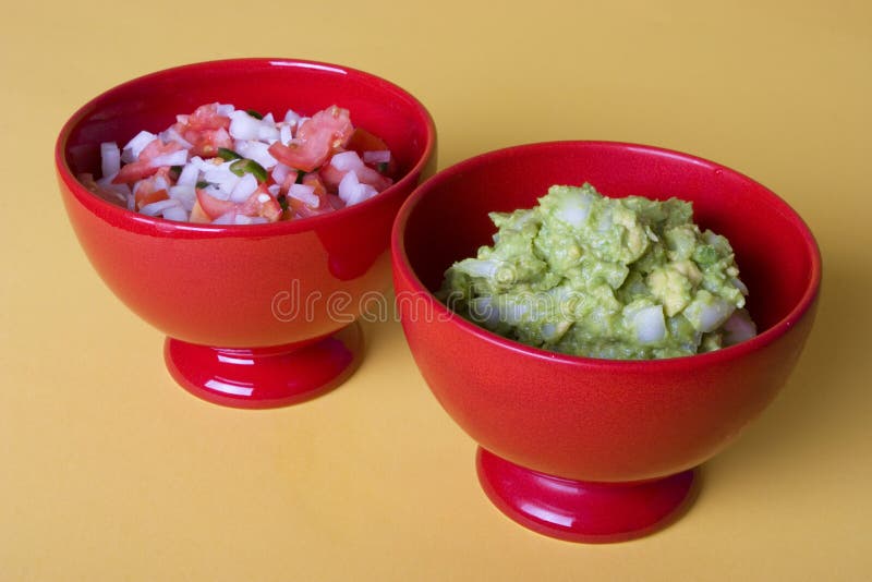 Spuntino. Salsa e guacamole