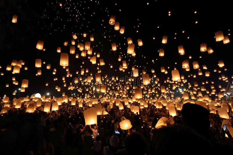 Spławowy latarniowy festiwal w Tajlandia