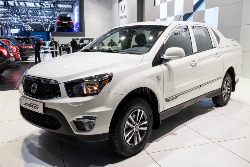Ssangyong Actyon sportar 2018 arkivfoton