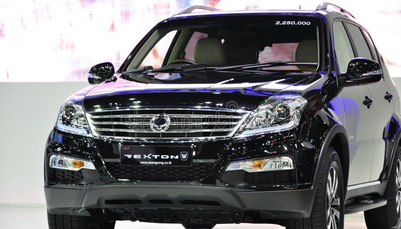 Ssangyong nya Rexton W på den 36th Bangkok internationella motoriska showen royaltyfri bild