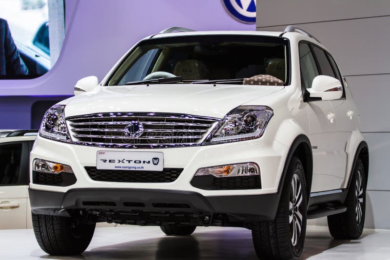Ssangyong Rexton bil royaltyfri foto