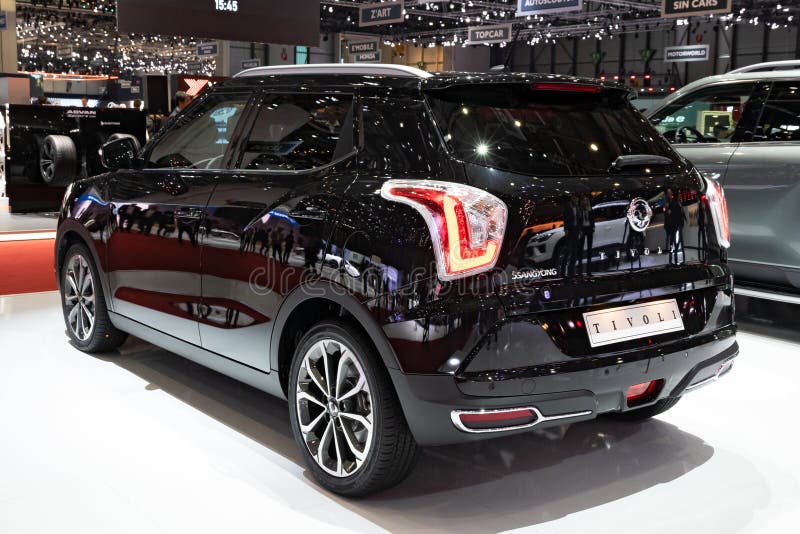 SsangYong Tivoli-bilen vid den 89:e internationella motorshow i Genève Genève, Schweiz - 5 mars 2019 royaltyfri bild