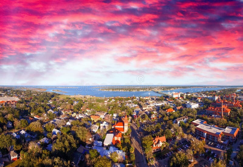St Augustine, Florida Mooie luchtmening op een zonnige dag royalty-vrije stock afbeeldingen St Augustine, Florida Mooie luchtmening op een zonnige dag royalty-vrije stock afbeeldingen