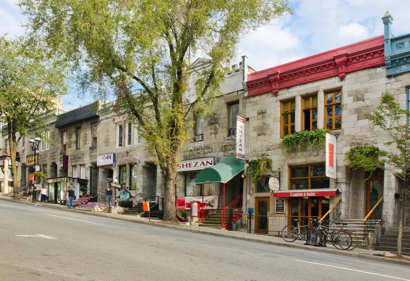 St-Denis Straat, Montreal royalty-vrije stock afbeeldingen St-Denis Straat, Montreal royalty-vrije stock afbeeldingen