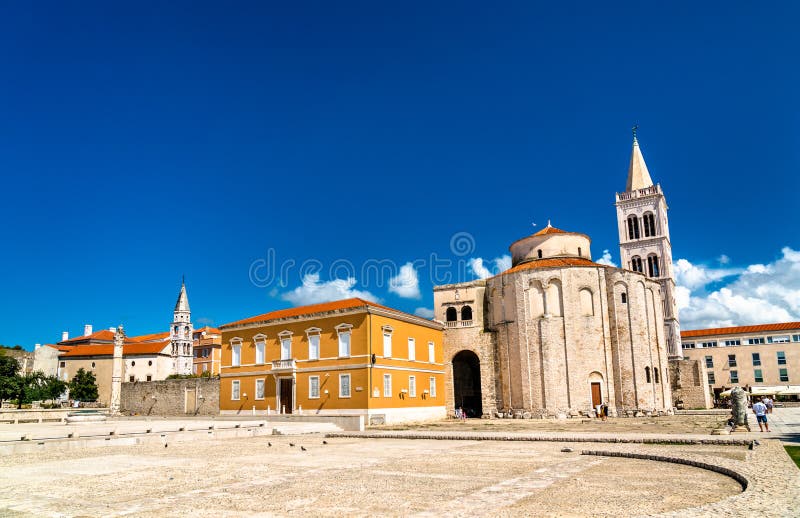 St. Donatus Church und der Glockenturm von Zadar-Kathedrale kroatien stockbild St. Donatus Church und der Glockenturm von Zadar-Kathedrale kroatien stockbild