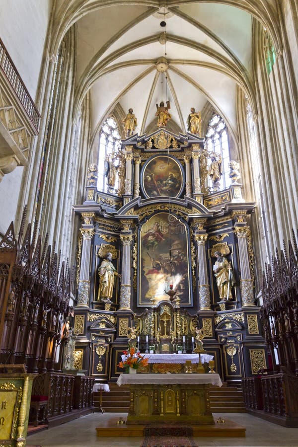 St. JamesÂ´s church - front altar