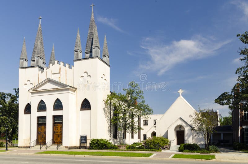 St John ` s kościół episkopalny, Fayetteville NC-28 Marzec 2012: prominent około 1817 społeczność kościół zdjęcia stock St John ` s kościół episkopalny, Fayetteville NC-28 Marzec 2012: prominent około 1817 społeczność kościół zdjęcia stock