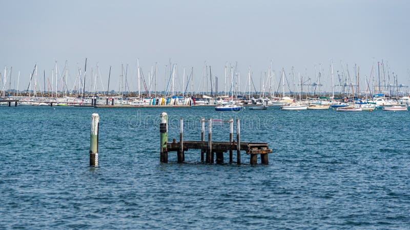St Kilda Beach è una spiaggia situata a St Kilda, a Port Phillip, 6 km a sud del centro cittadino di Melbourne. E' di Melbourne. fotografie stock libere da diritti