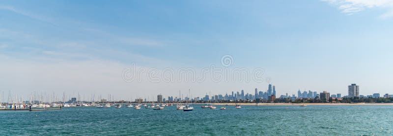 St Kilda Beach è una spiaggia situata a St Kilda, a Port Phillip, 6 km a sud del centro cittadino di Melbourne. E' di Melbourne. fotografia stock
