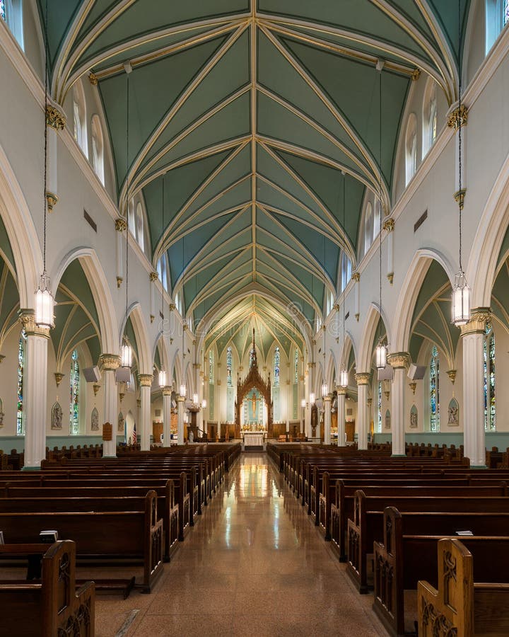 St. Louis Bertrand Catholic Church Editorial Photo - Image of chandeliers, church: 82827391