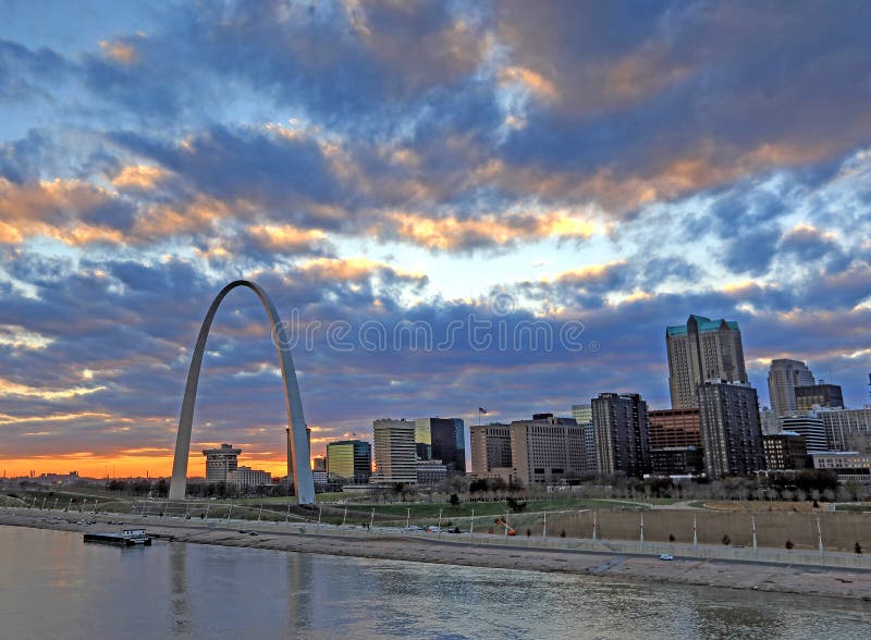 St. Louis, Missouri And The Gateway Arch Stock Image - Image of blue, built: 105018065