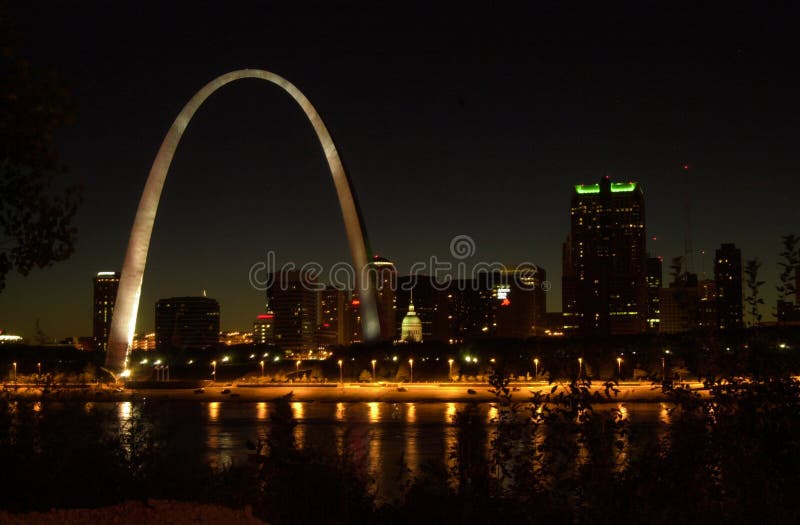 St. Louis Skyline At Night. Editorial Photography - Image: 43607592