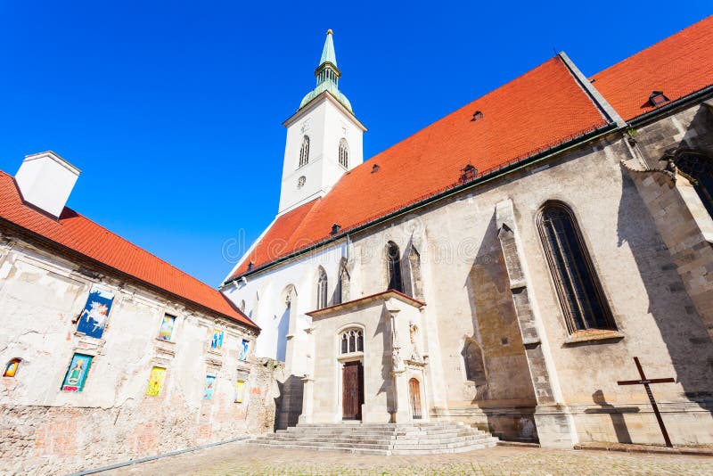 St. Martin Cathedral, Bratislava lizenzfreie stockbilder St. Martin Cathedral, Bratislava lizenzfreie stockbilder