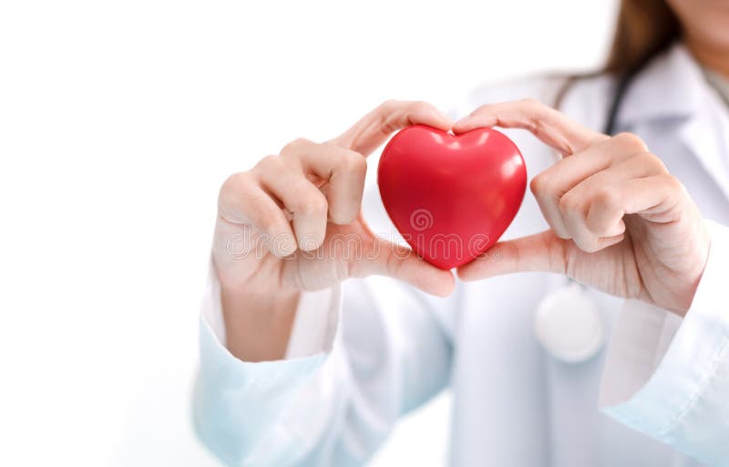 St?ng sig upp av kvinnlig doktor med r?d hj?rta L?karunders?kning- och sjukv?rdbegrepp royaltyfria bilder St?ng sig upp av kvinnlig doktor med r?d hj?rta L?karunders?kning- och sjukv?rdbegrepp royaltyfria bilder