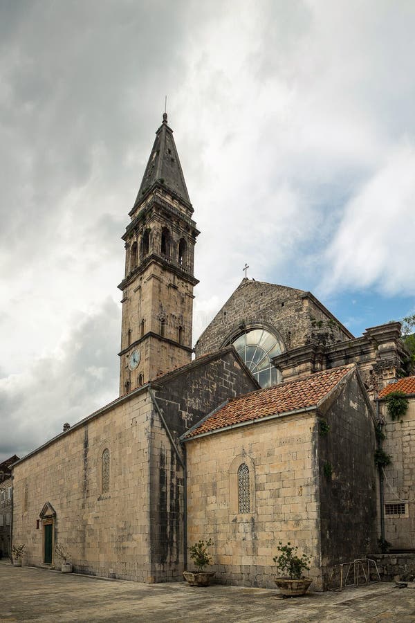 St Nicholas Church, cidade velha Perast imagens de stock royalty free St Nicholas Church, cidade velha Perast imagens de stock royalty free