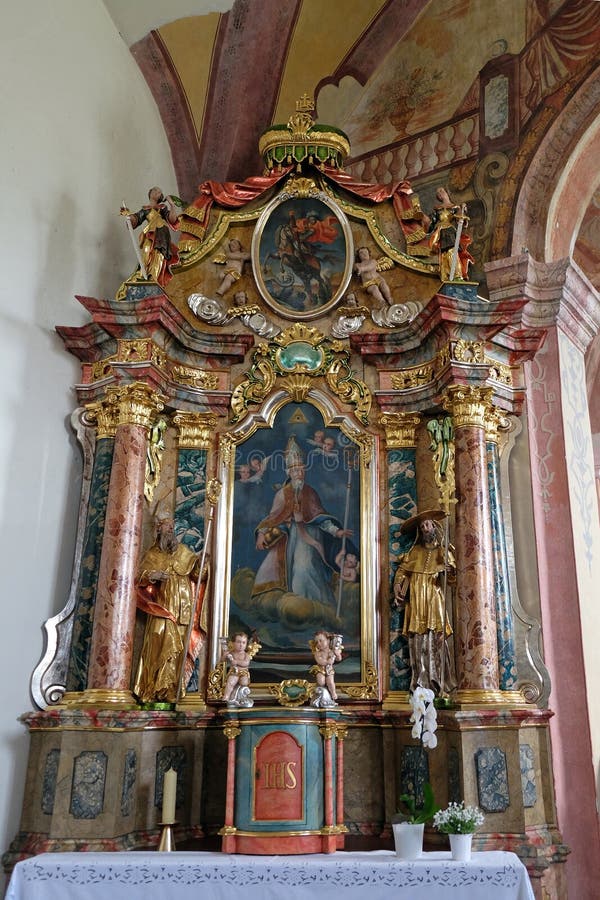 St Nicholas, алтар в церков нашей дамы снега в Kamensko, Хорватии стоковые изображения rf St Nicholas, алтар в церков нашей дамы снега в Kamensko, Хорватии стоковые изображения rf