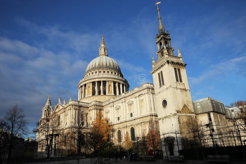 St Paul Cathedral à Londres Angleterre Royaume-Uni image libre de droits St Paul Cathedral à Londres Angleterre Royaume-Uni image libre de droits