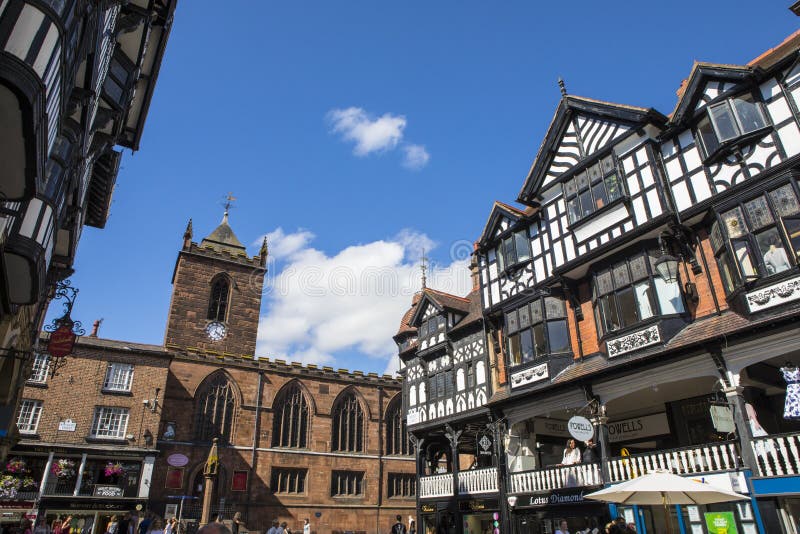 St Peters Church en hout-Ontworpen Gebouwen in Chester royalty-vrije stock foto's St Peters Church en hout-Ontworpen Gebouwen in Chester royalty-vrije stock foto's