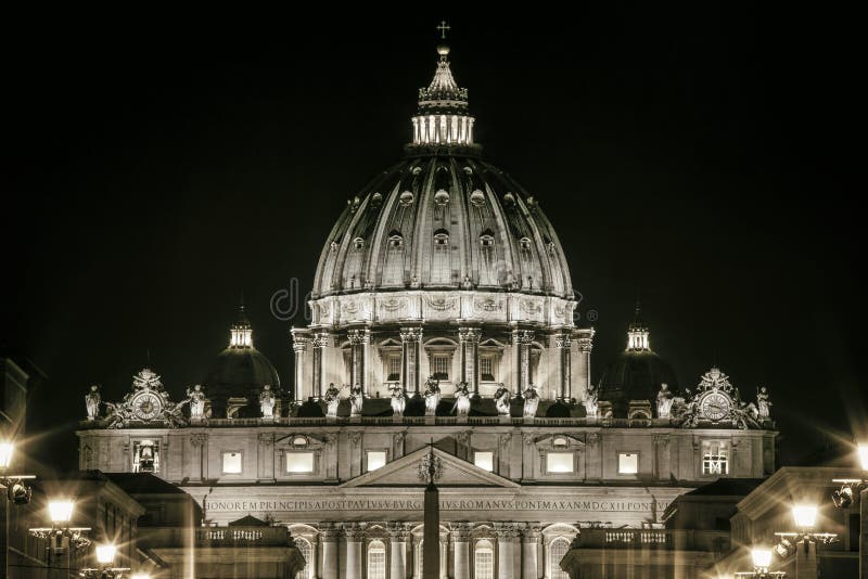 St Peters Dome Basilica i Rome, Italien Påvlig plats peter rome s för springbrunn för stad för bakgrundsbasilicabernini fyrkantig