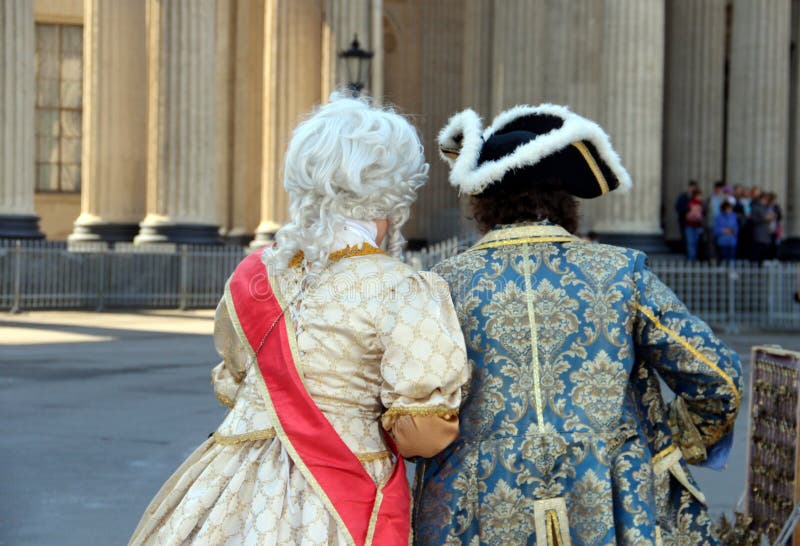 St Petersburg: gente que lleva el vestido tradicional fotografía de archivo libre de regalías St Petersburg: gente que lleva el vestido tradicional fotografía de archivo libre de regalías