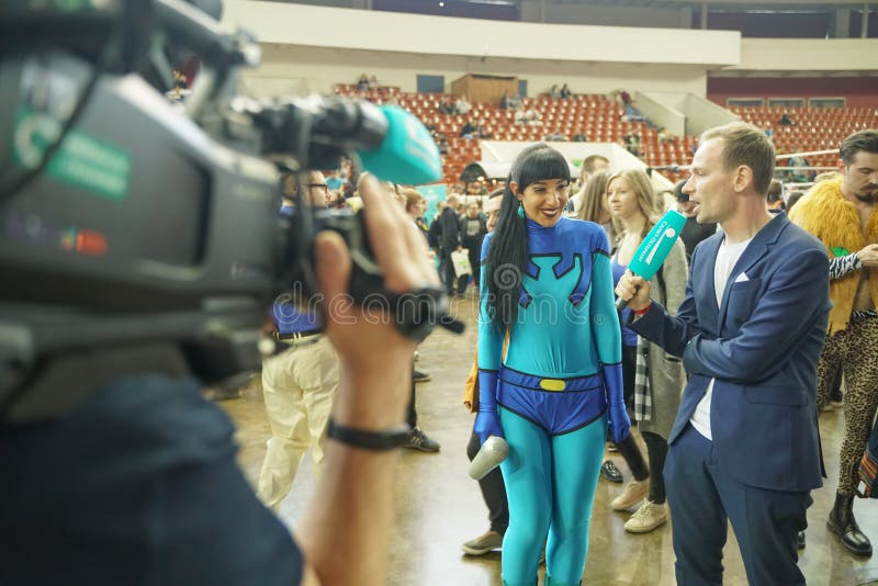 St Petersburg RU/Ryssland - 04 29 2019: Epos lurar St Petersburg cosplay festligt Illustrativ ledare royaltyfri bild St Petersburg RU/Ryssland - 04 29 2019: Epos lurar St Petersburg cosplay festligt Illustrativ ledare royaltyfri bild
