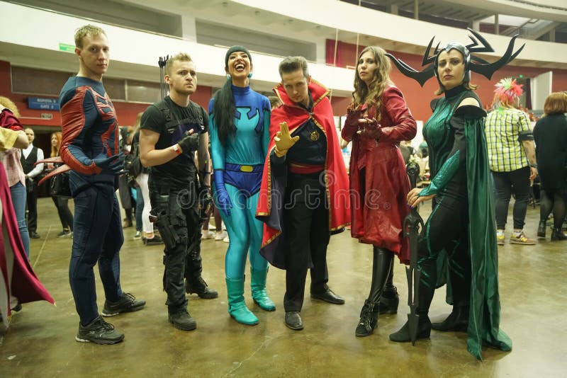 St Petersburg RU/Ryssland - 04 27 2019: Epos lurar St Petersburg cosplay festligt Illustrativ ledare royaltyfria bilder St Petersburg RU/Ryssland - 04 27 2019: Epos lurar St Petersburg cosplay festligt Illustrativ ledare royaltyfria bilder