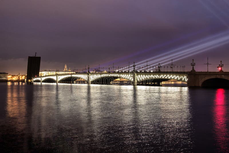 St- Petersburgrinity Brücke Weiße Nächte in Petersburg stockfoto St- Petersburgrinity Brücke Weiße Nächte in Petersburg stockfoto