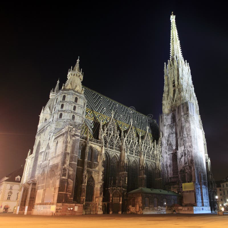St. Stephan cathedral in Vienna at night