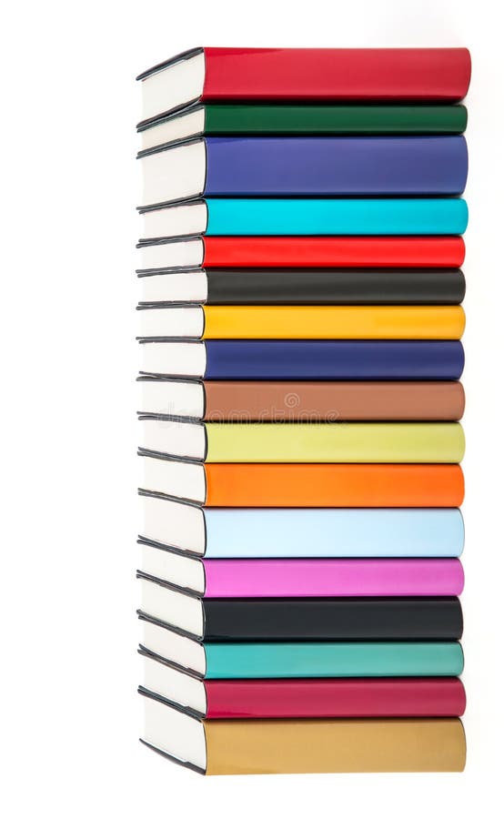 Pila di libri colorati, isolato su uno sfondo bianco.
