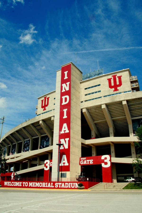 Stadion van de Voetbal van Indiana het Herdenkings royalty-vrije stock fotografie Stadion van de Voetbal van Indiana het Herdenkings royalty-vrije stock fotografie
