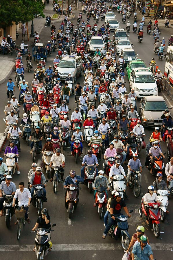 Stads- trafik, förorening, avgaser, Vietnam royaltyfri fotografi Stads- trafik, förorening, avgaser, Vietnam royaltyfri fotografi