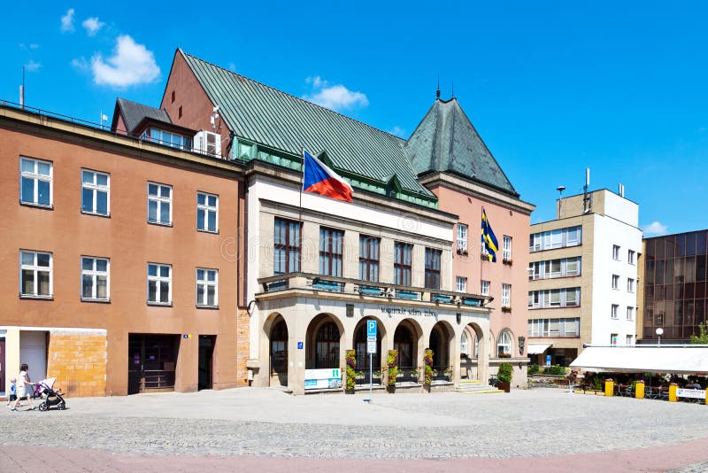 Stadshuset, staden Zlin, östra Moravia, Tjeckien royaltyfria foton Stadshuset, staden Zlin, östra Moravia, Tjeckien royaltyfria foton