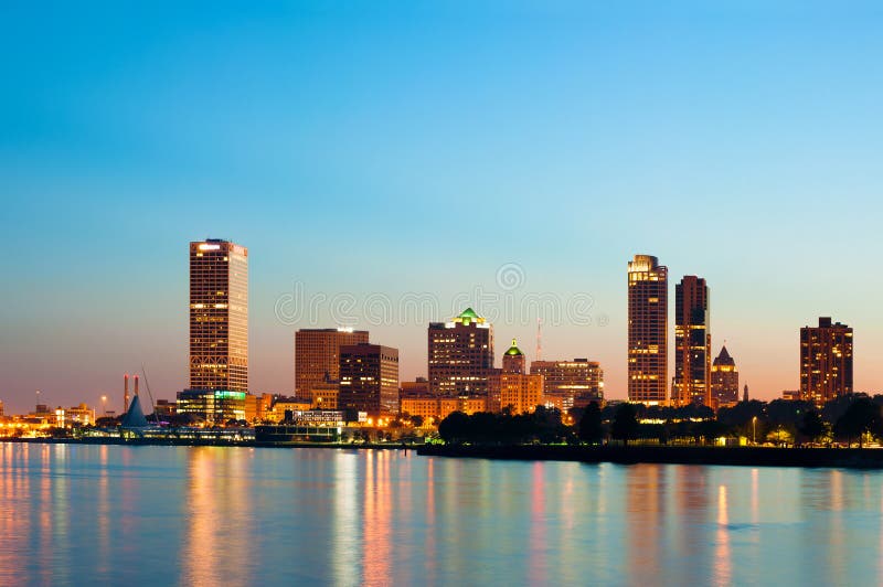 Stadt der Milwaukee-Skyline. lizenzfreie stockfotos Stadt der Milwaukee-Skyline. lizenzfreie stockfotos