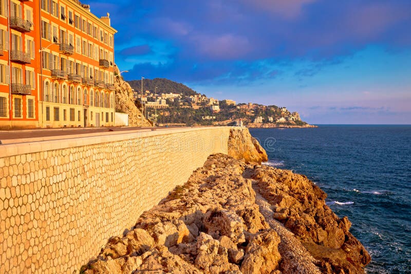 Stadt der Nizza Ufergegendsonnenuntergangansicht stockbild Stadt der Nizza Ufergegendsonnenuntergangansicht stockbild
